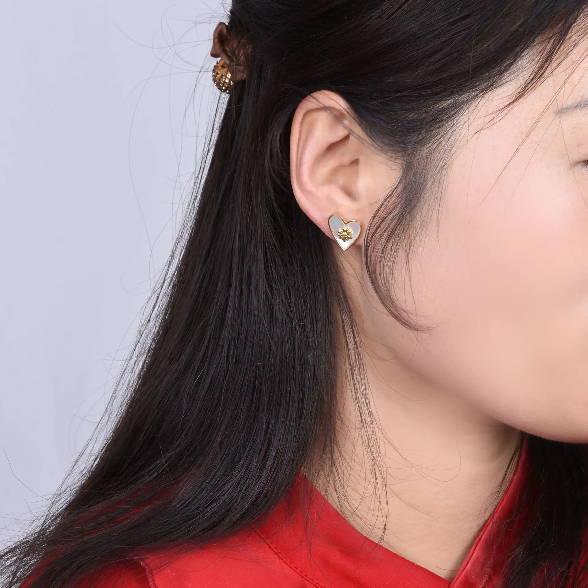 Универсальные серьги в дорогу Корейская версия S925 серебряная игла темпераментные сетчатые серьги celebrity wind премиум-класса love earrings