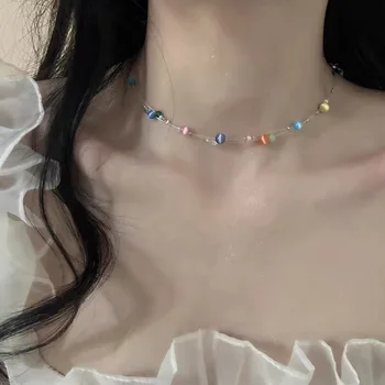 Ожерелье из разноцветных конфет 